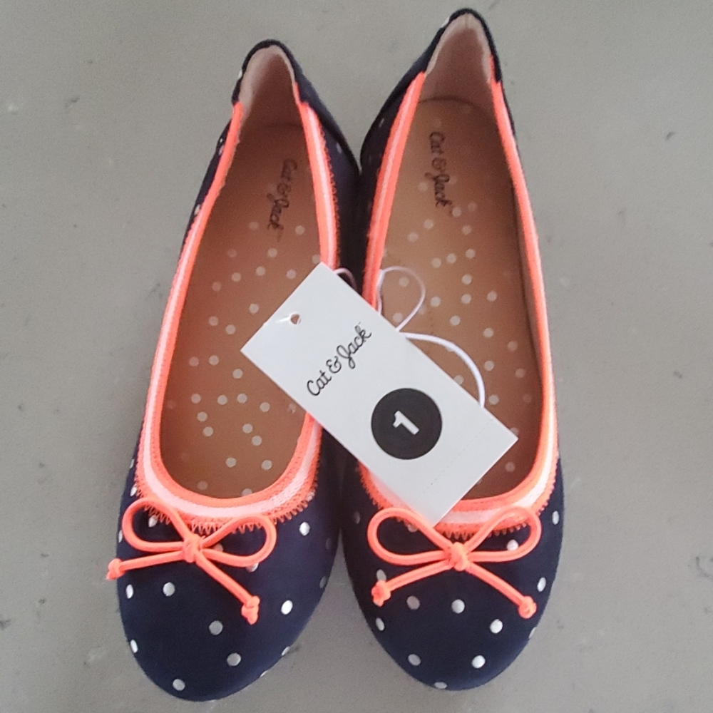Girls shoes